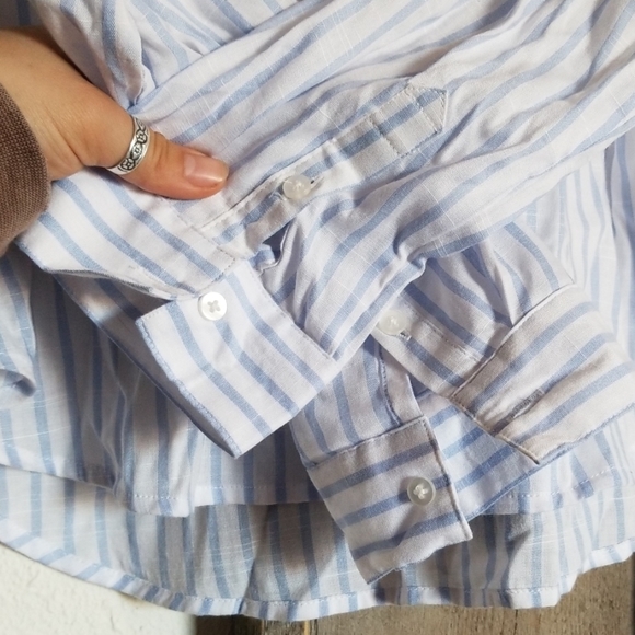 Light blue button up shirt - Picture 3 of 4